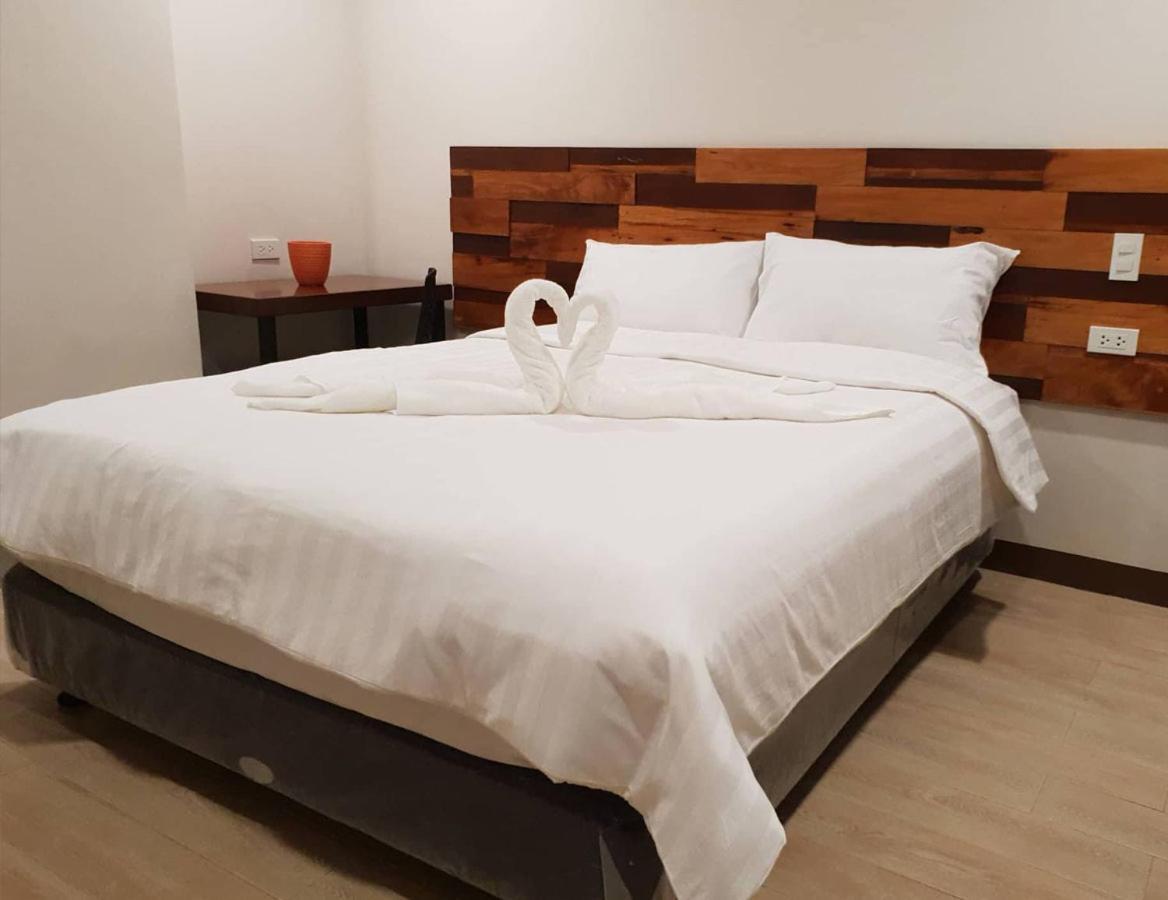 Hotel Lourdes لواوْغ المظهر الخارجي الصورة